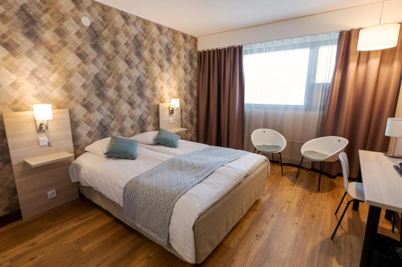 Hotel Kivitasku Kaarina Bagian luar foto
