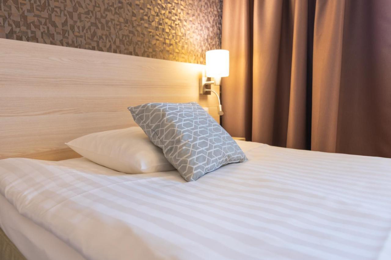 Hotel Kivitasku Kaarina Bagian luar foto