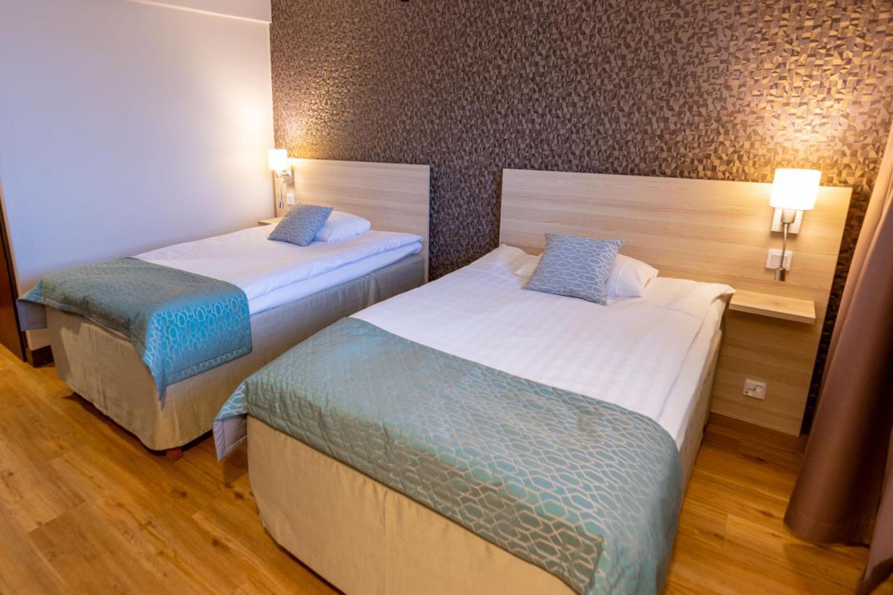 Hotel Kivitasku Kaarina Bagian luar foto